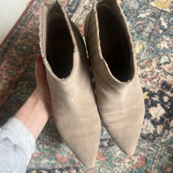 Marc Fisher Suede Nude Pointed Toe Boots Fall Booties - Picture 3 of 3